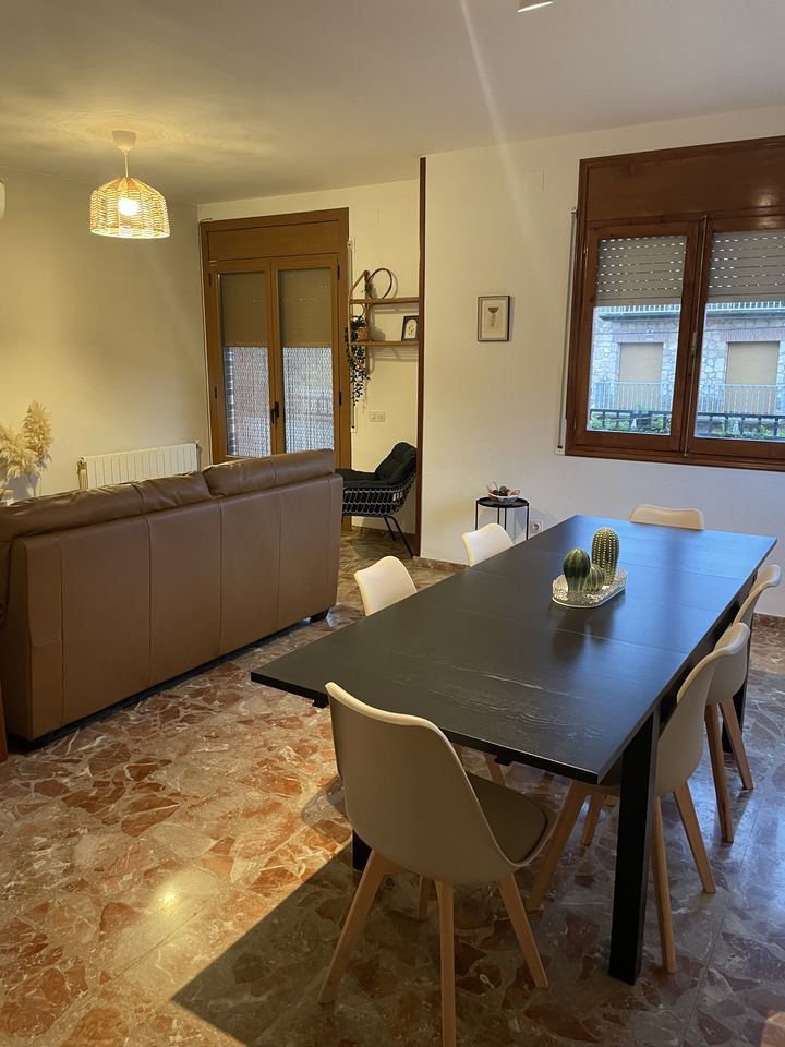 Mesa de comedor para todo el grupo